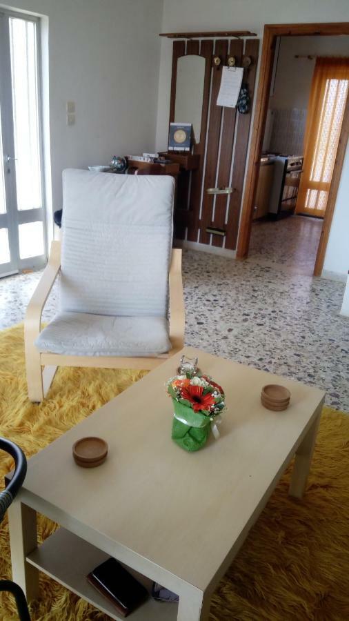 To Spiti Stin Aliki Apartamento Loútsa Exterior foto
